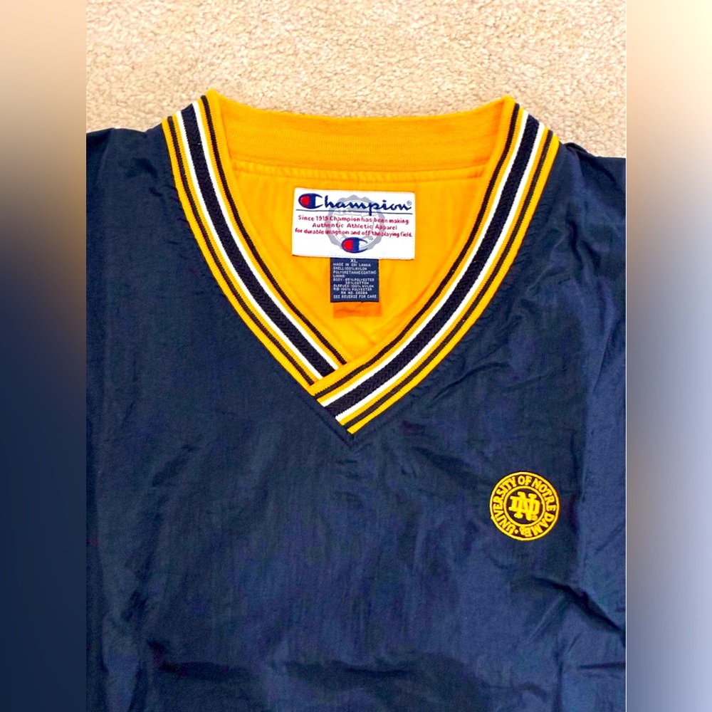 VINTAGE Champion Notre Dame windbreaker sweatshirt pullover football varsity